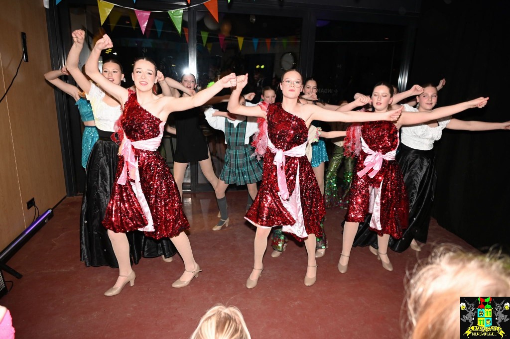 ../Images/Jeugddisco Glow in the Dark 068.jpg